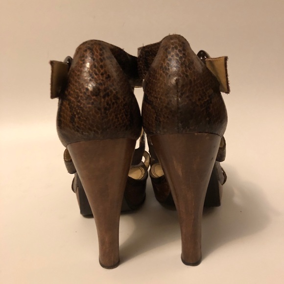 Cathy Jean faux snake skin platform sandals - Picture 3 of 3